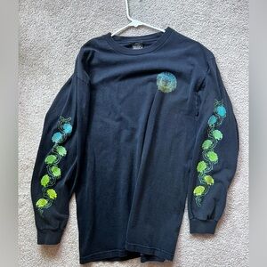 Santa Cruz Long sleeve tshirt.worn but still good. Awesome design
